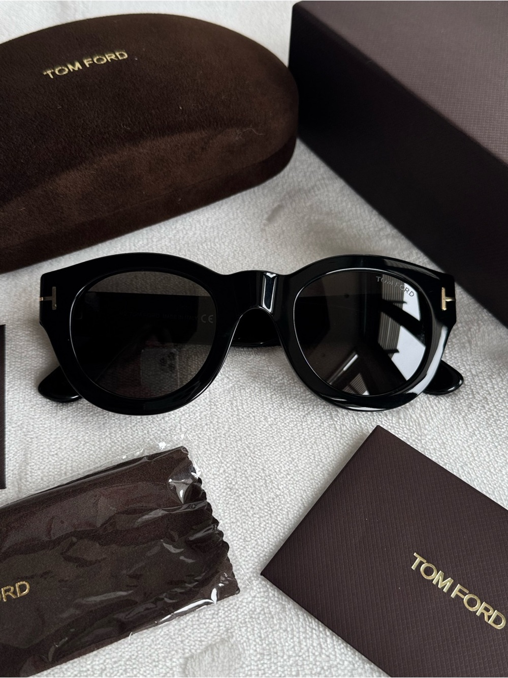 Tom Ford Black Round Sunglasses unisex 48mm